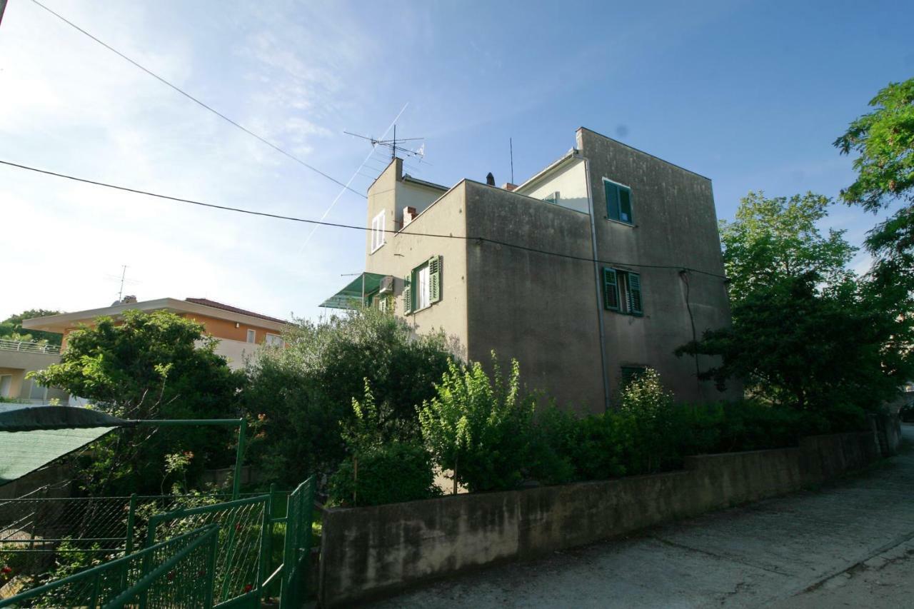 Spacious Apartment In The Center Split Exterior foto